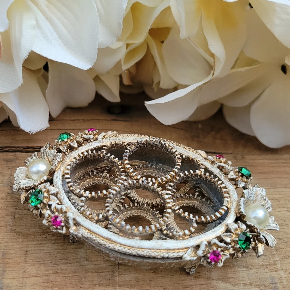 Vintage Florenza Gold/White Lipstick Holder
